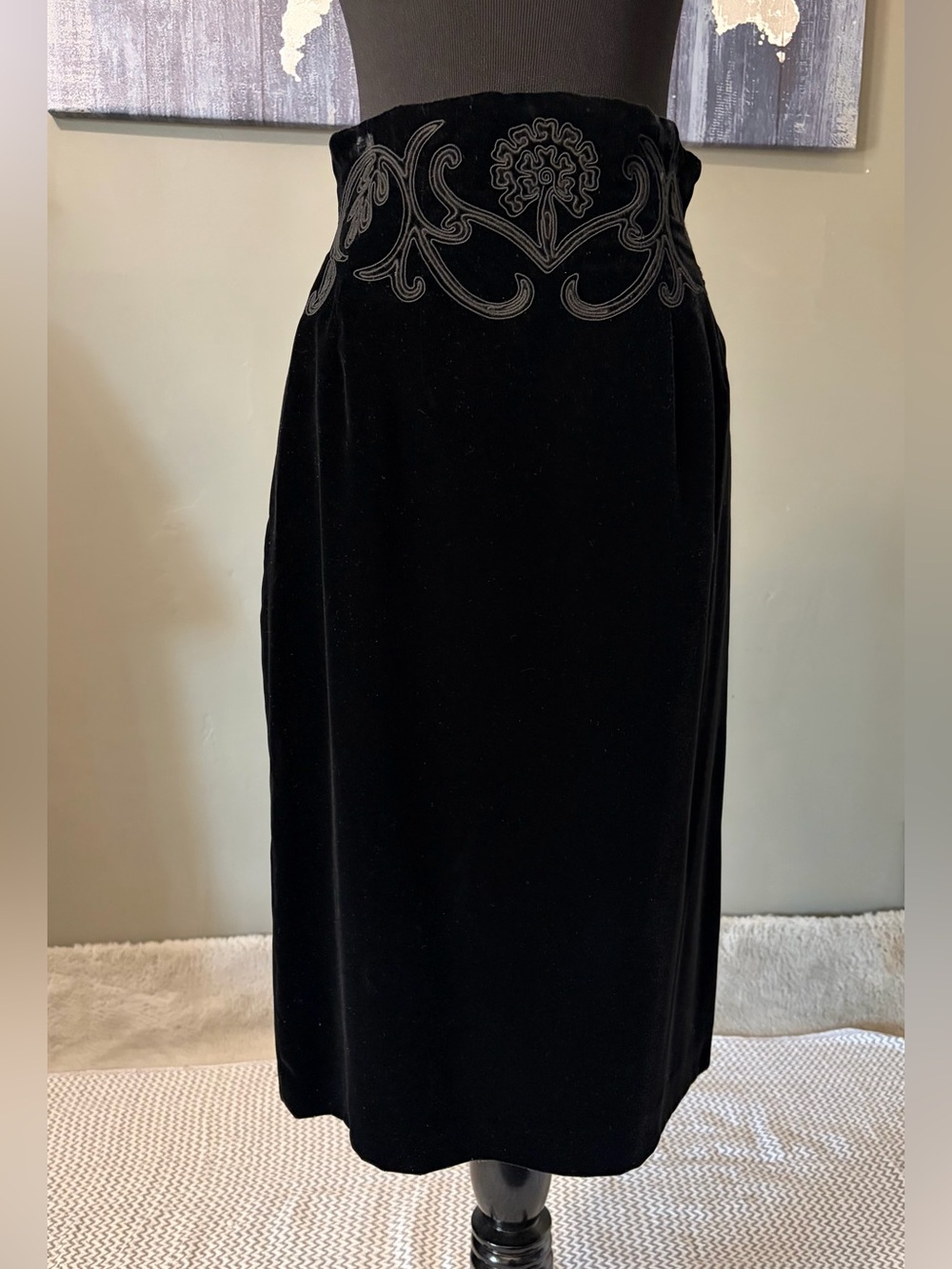 Suzelle Black Velvet Pencil Skirt Embroidered High Waist Midi Vintage Style